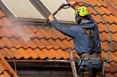 Démoussage et hydrofuge de toiture à Espiet